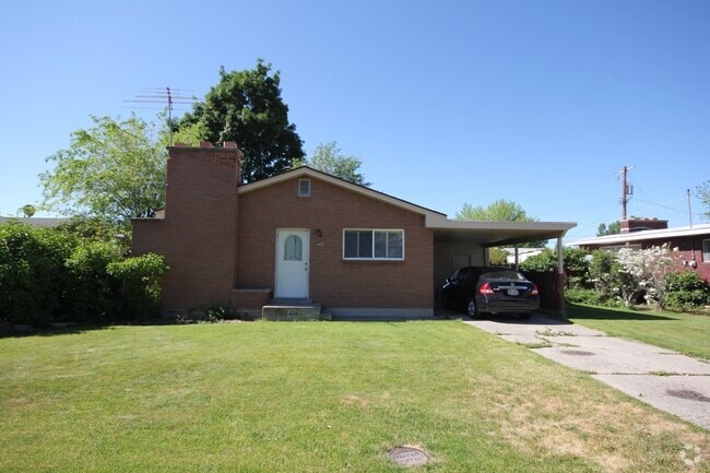 Building Photo - 3 Bed/1.5 Bath in a Cul-de-sac by Universi... Rental