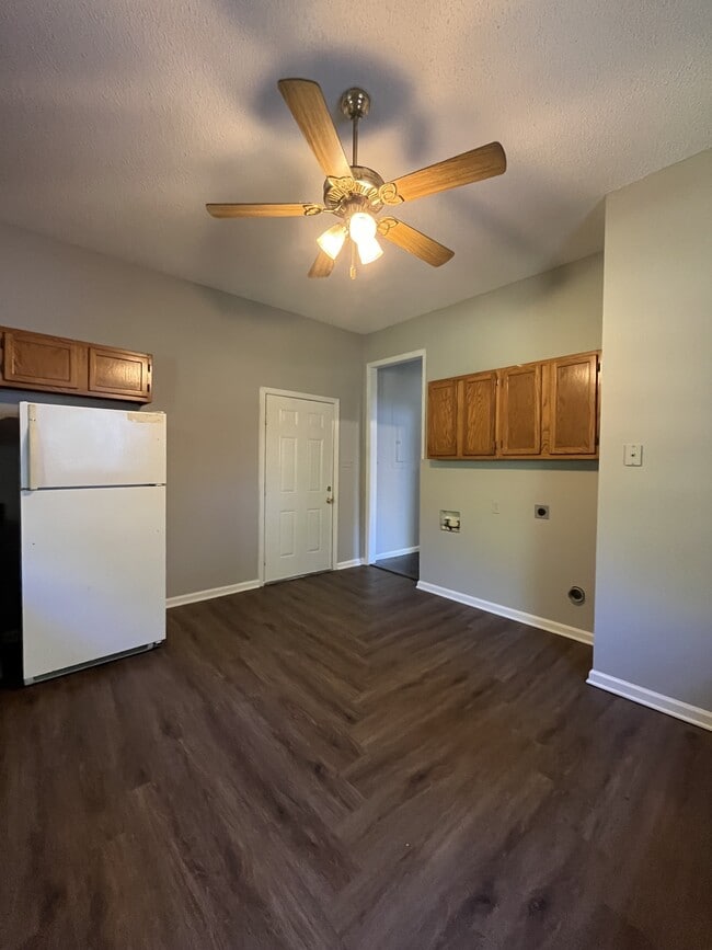 Photo - 106 Tuxedo Dr