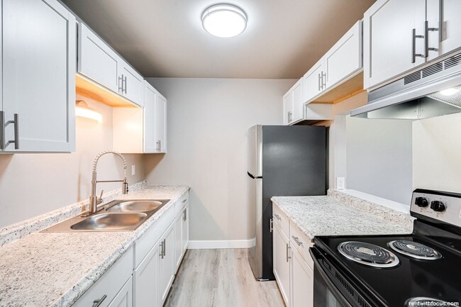 Photo - The Grove on Lombard