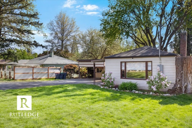 Photo - 2 Bed / 1 Bath Home with Large Deck