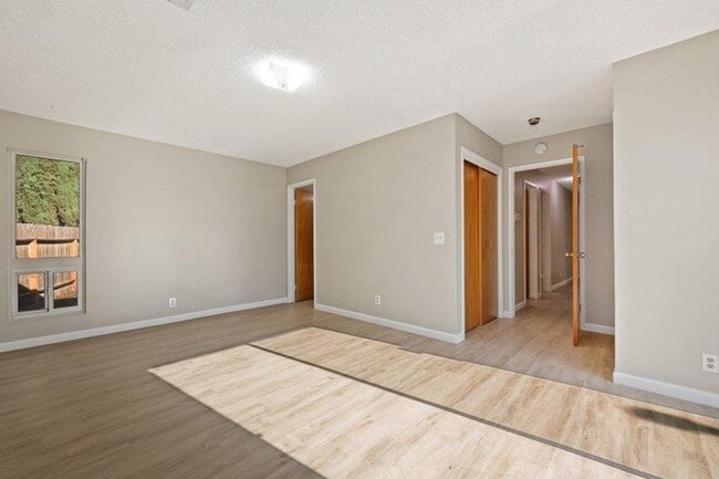 Photo - 1620 Monarch Ln
