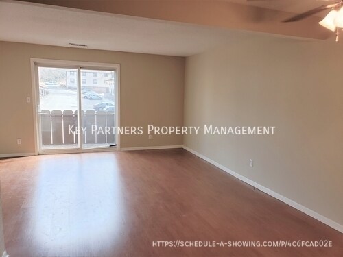 Photo - 6212 Robinson St Unidad 3