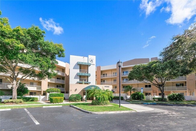 Building Photo - 9599 Weldon Cir Unit A107