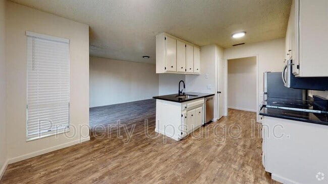 Building Photo - 915 Lakeside Dr Rental