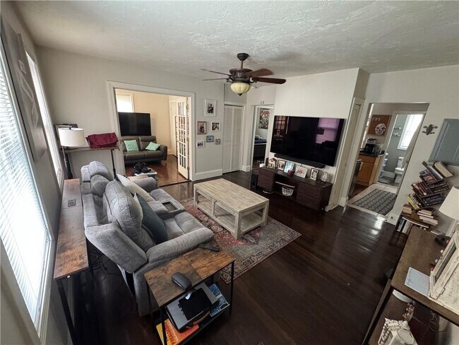Photo - 132 Gesler St Apartment