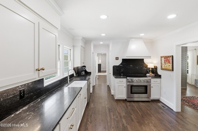 Photo - 105 Bunn Ave