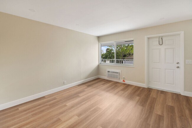 901 N F St Unit 2