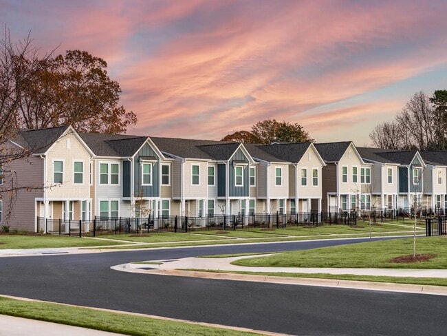 Building Photo - Amavi Mooresville Rental