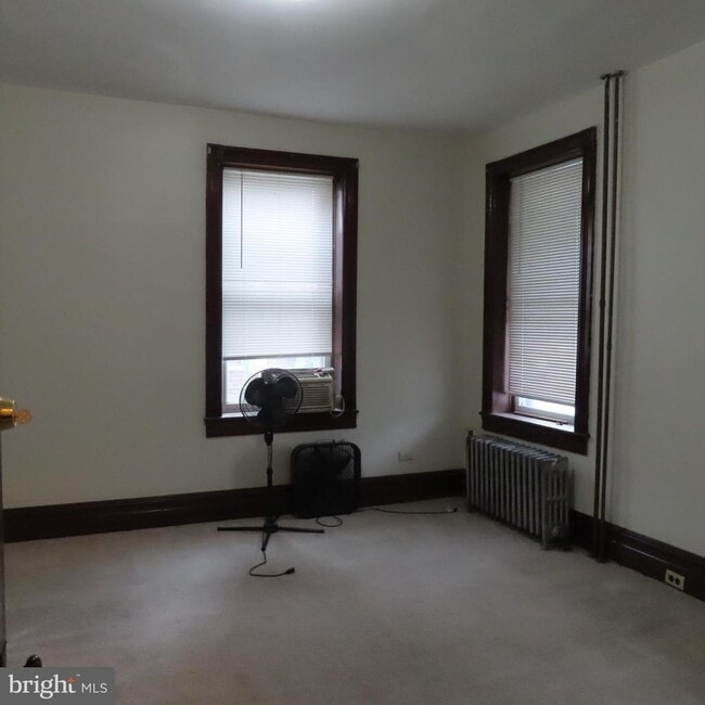 Photo - 103 N Earl St