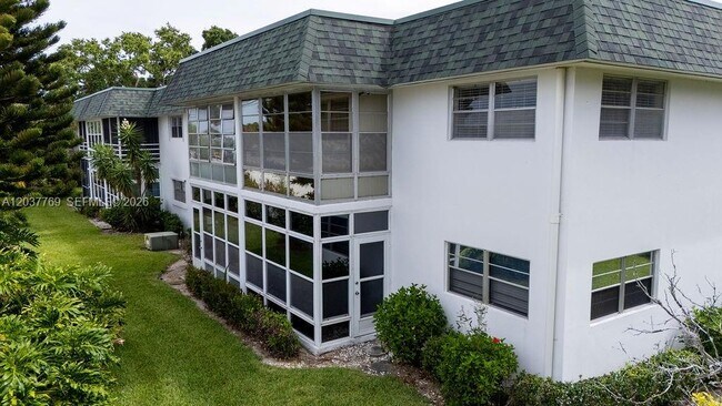 2800 Indian River Blvd Unit R9
