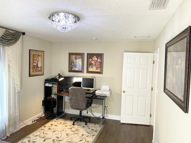 Photo - 35 Postman Ln