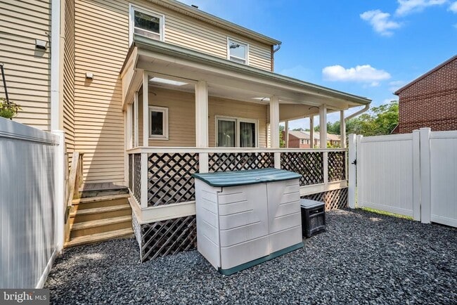Photo - 20 Gatehouse Ln