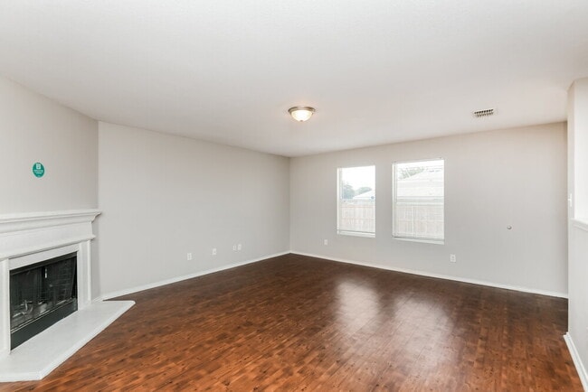 Photo - 1101 Maplewood Ln
