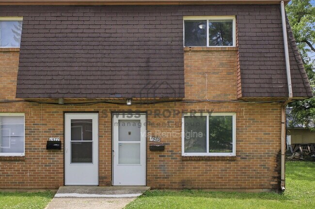 Photo - 1579 Briarwood Ave