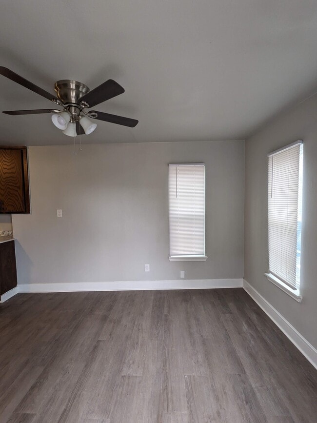 Photo - 213 E Munson St