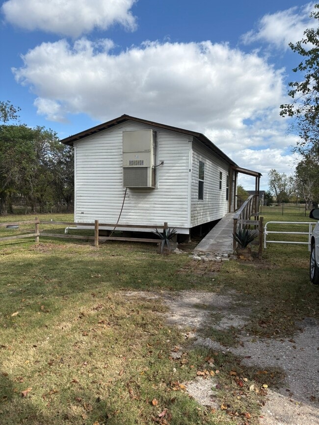 Photo - 17025 Wellborn Rd