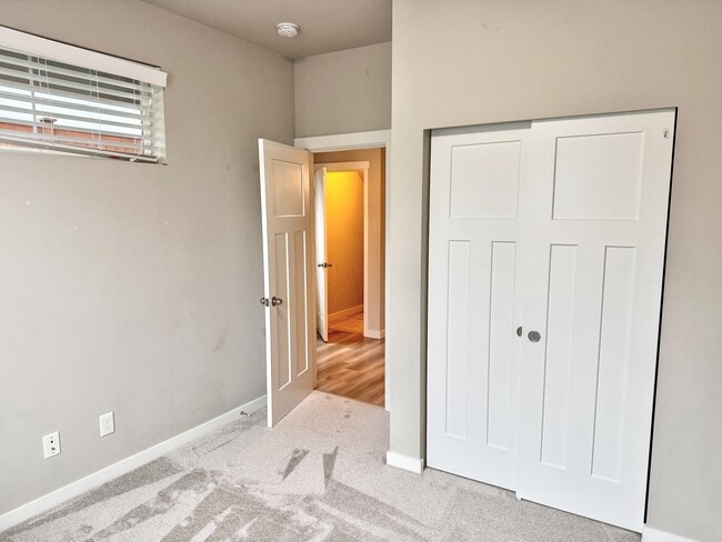 Photo - Seven Seven Oaks St SE