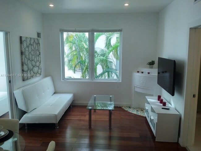 Building Photo - 750 Jefferson Ave Unit 7