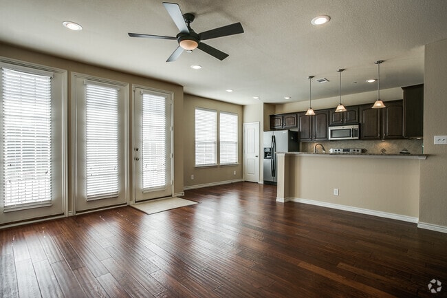 Building Photo - 950 Henderson St Rental