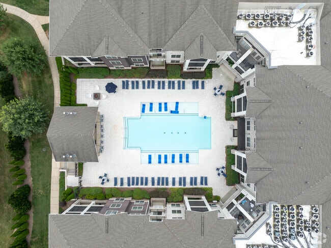 Building Photo - Silver Collection at The Park