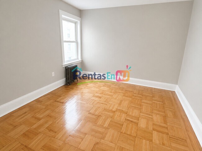 Photo - 196 Roseville Ave Unidad 6