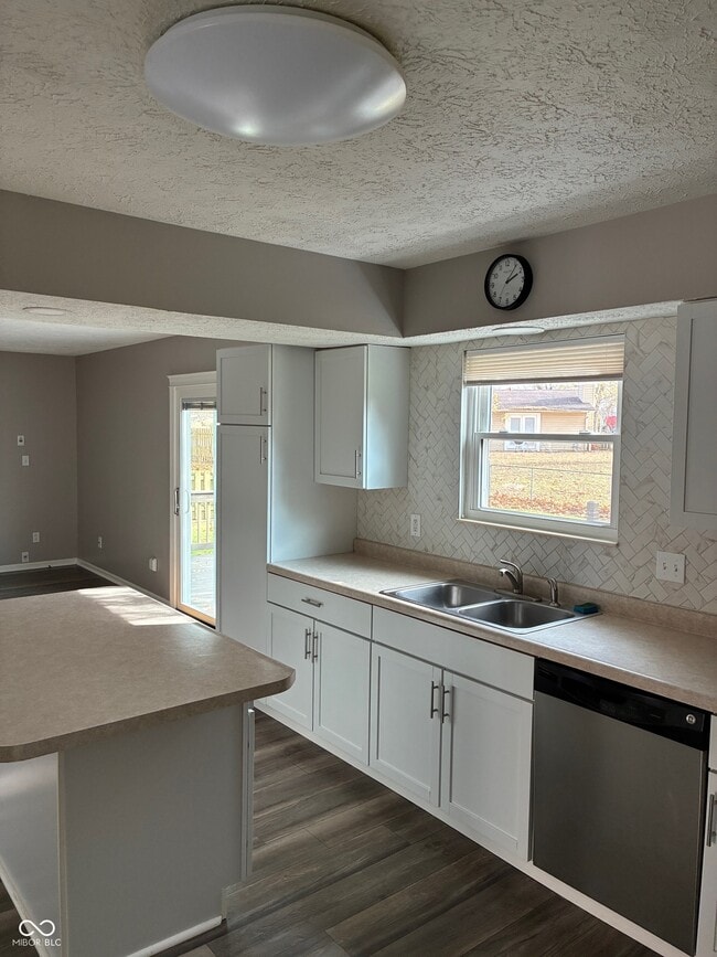 Photo - 7687 Madden Ln