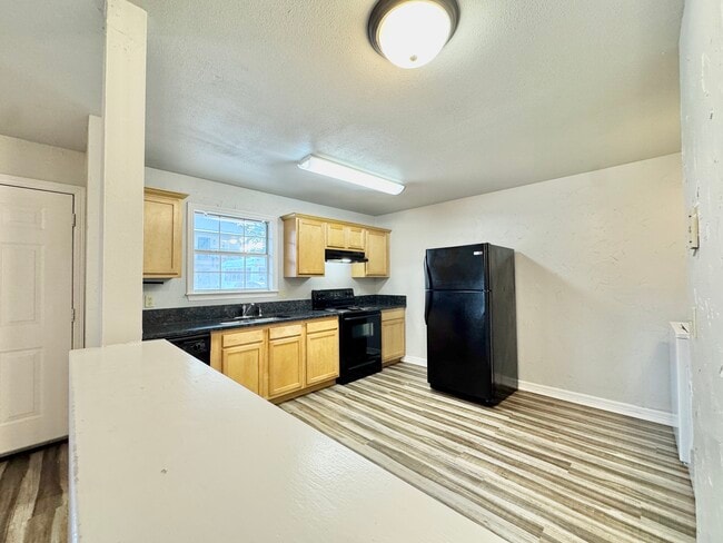 Arbor Vine Apartments - Arbor Vine Apartments