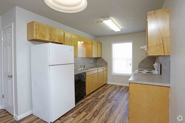 2BR, 1BA - 985SF -KITCHEN