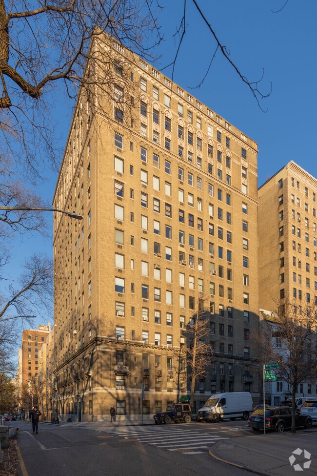 Photo - 340 Riverside Dr