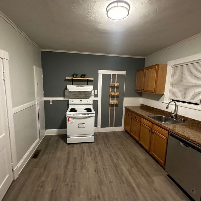 Building Photo - 20 Berkshire St Unit 1R Rental