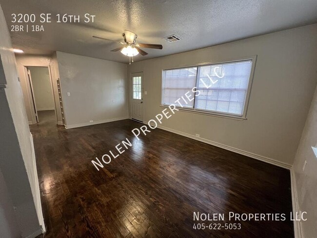 Photo - 3200 SE 16th St