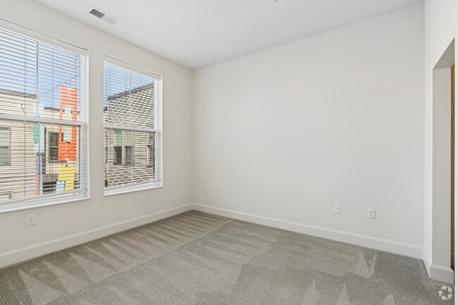 1BR, 1BA - 646SF - Bedroom