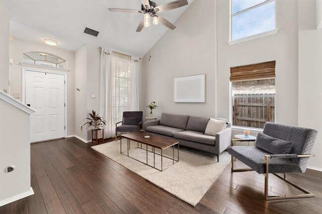 Building Photo - 9325 Linkmeadow Dr