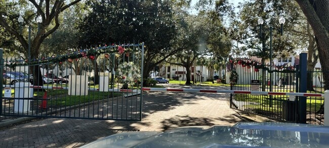 Building Photo - 11508 Westwood Blvd Unit 326