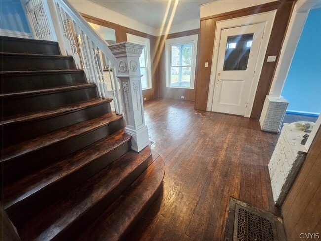 Photo - 1330 Midland Ave