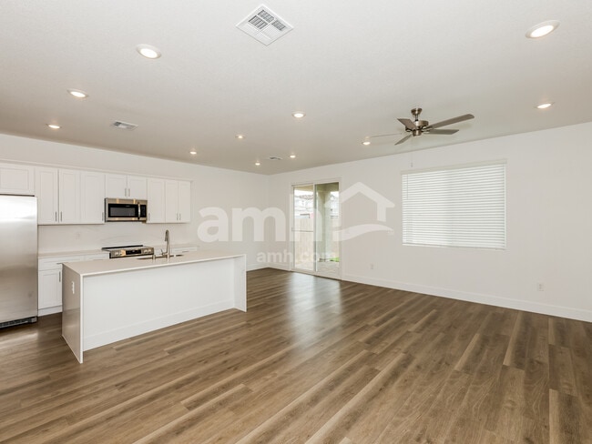 Photo - 9530 Aldersyde Dr