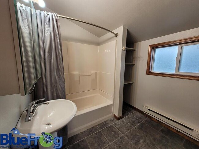 Photo - 107 W 11th Ave