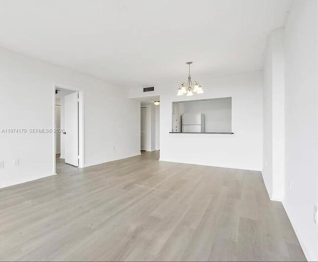 Building Photo - 1470 NE 123rd St Unit A603