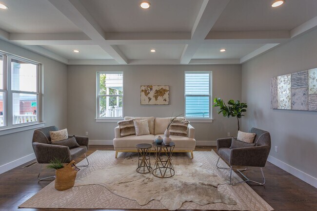 Photo - 4 bedroom home close to UTC!