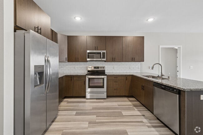 2BR, 2BA - 1,102SF - Kitchen - The Overlook at Crystal Lake