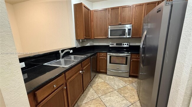 Building Photo - 5866 Hampton Hills Blvd Unit 5866 Rental