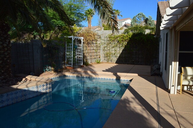 Private backyard with pool - 1524 Waterton Dr House