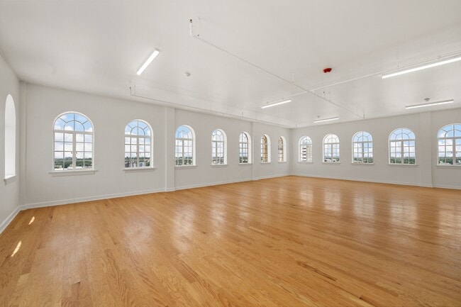 Salón de baile - Hawn Plaza