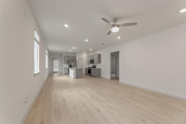 237 Ashford St