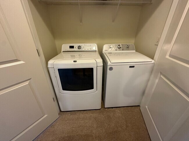 Lavadora-secadora en la unidad - 2786 Birch Grove Ln SE