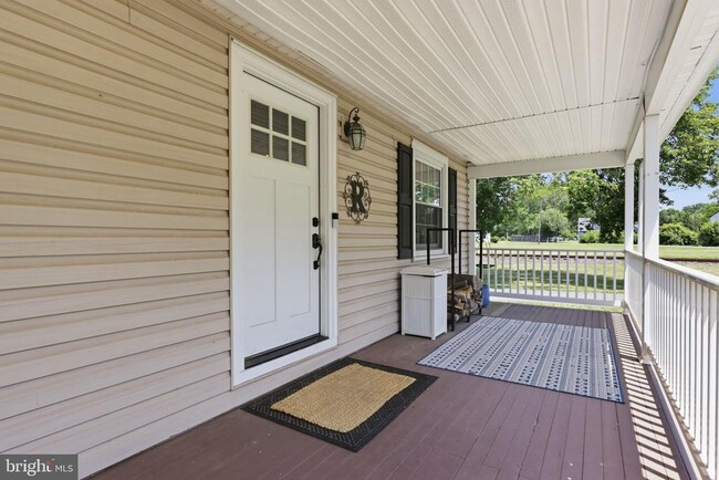 Photo - 1682 Creek Rd