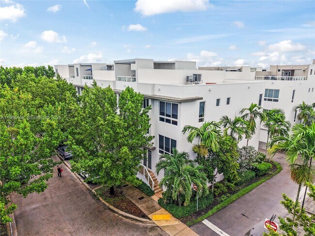 Photo - 6611 NW 105th Pl