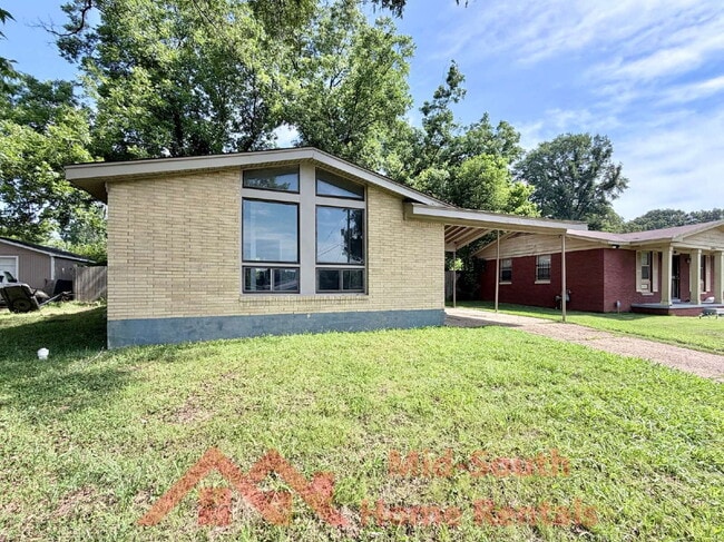 Photo - 2298 Dells Ave
