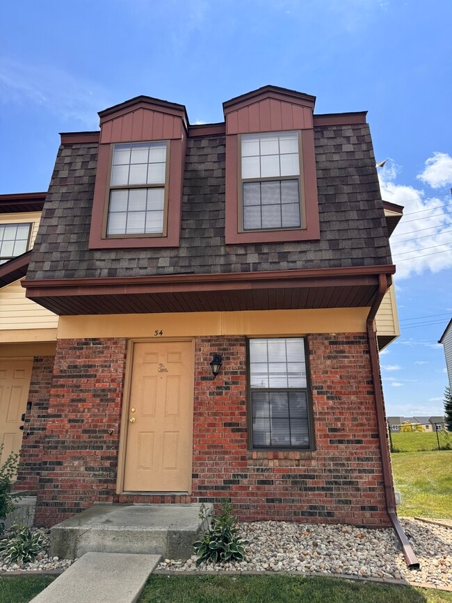 Building Photo - 700 N Adelaide St Unit 34