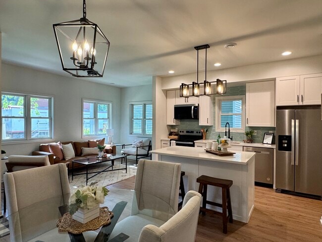 Building Photo - 2507 1st Ave S